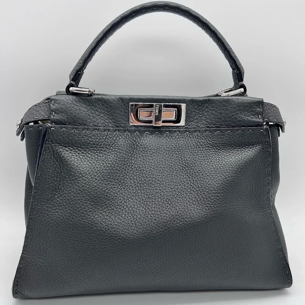Authentic Fendi Peekaboo Medium Selleria soft Calf leather top handle bag - Picture 2 of 9